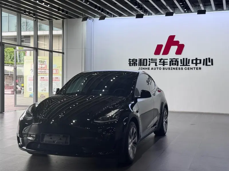 Tesla Model Y, 2022