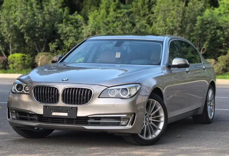 BMW 7-Series, 2013