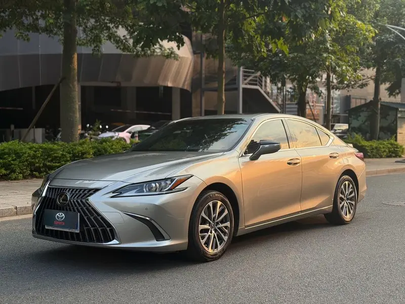 Lexus ES, 2023