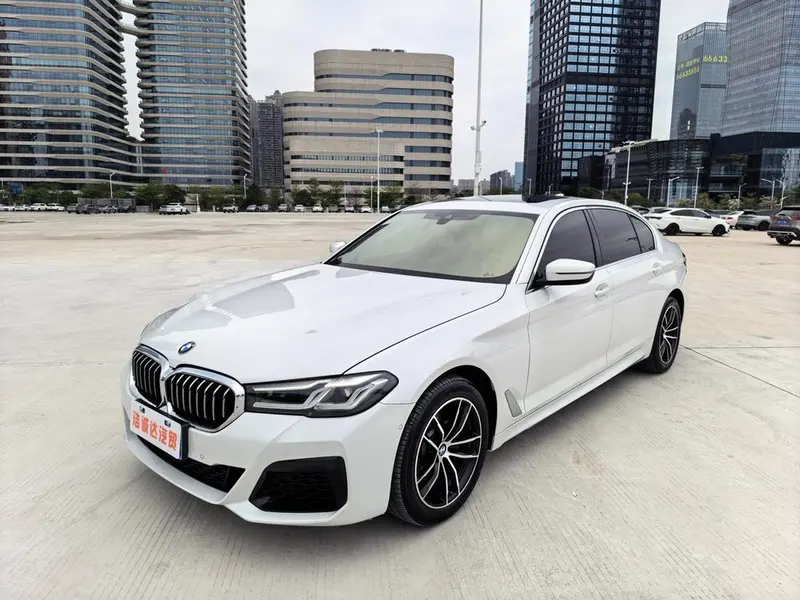 BMW 5-Series, 2022