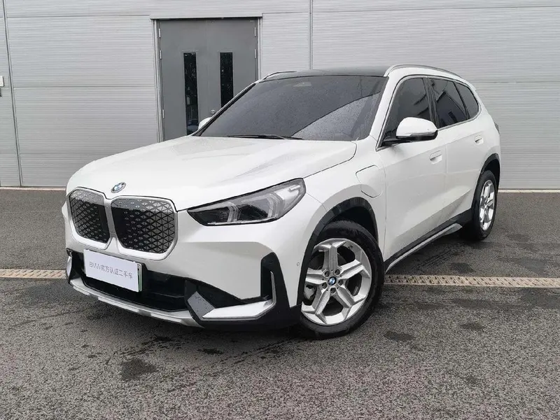 BMW iX1, 2026