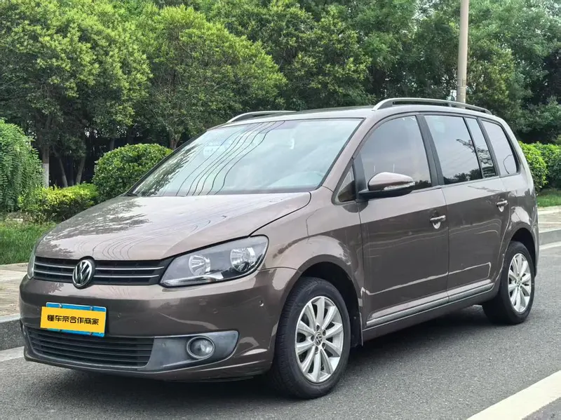 Volkswagen Touran, 2013