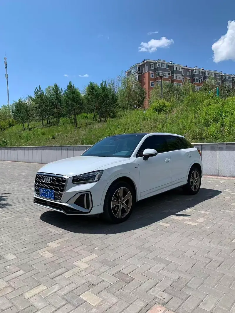 Audi Q2L, 2022