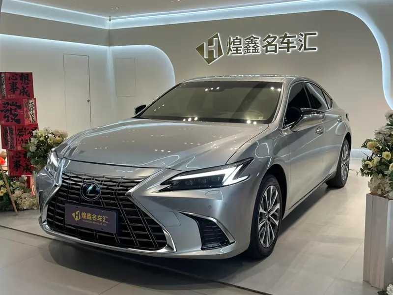 Lexus ES, 2025