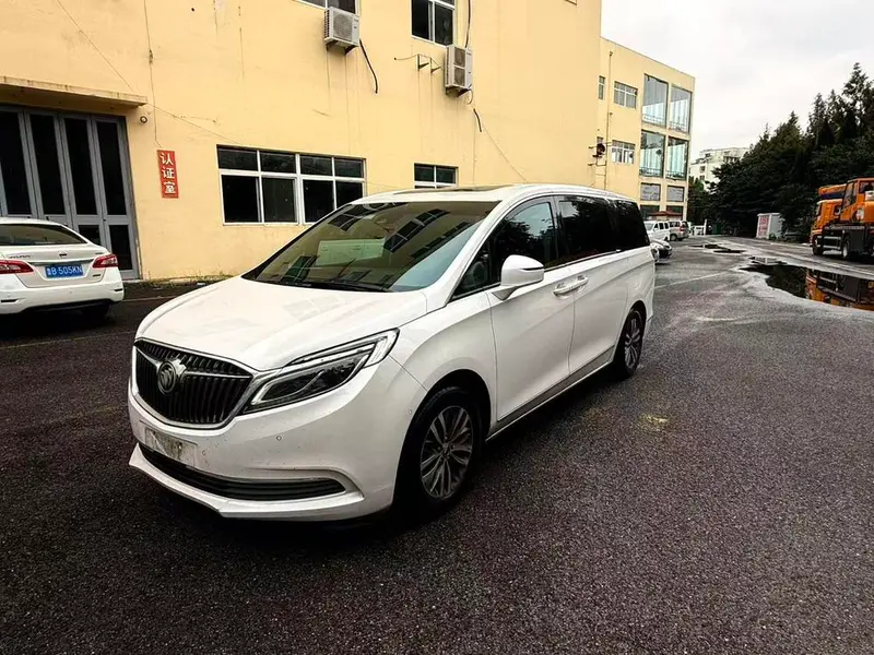 Buick GL8, 2017