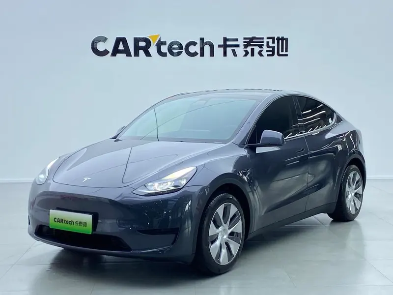Tesla Model Y, 2022
