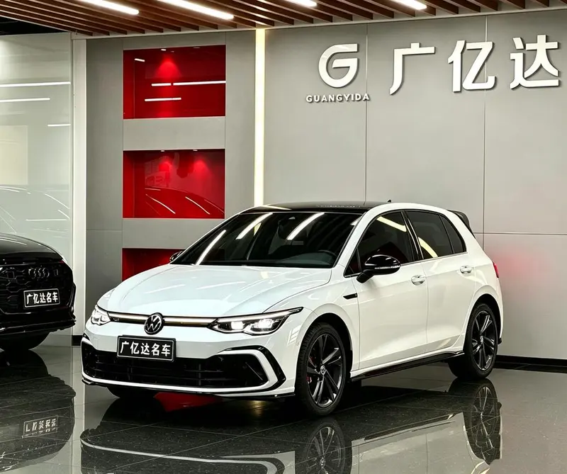 Volkswagen Golf, 2023
