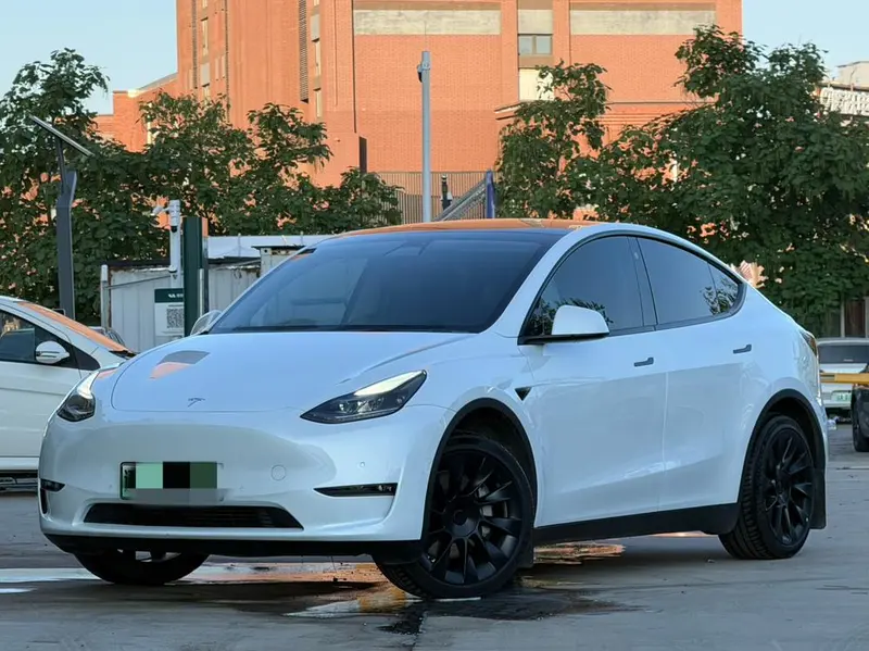 Tesla Model Y, 2023