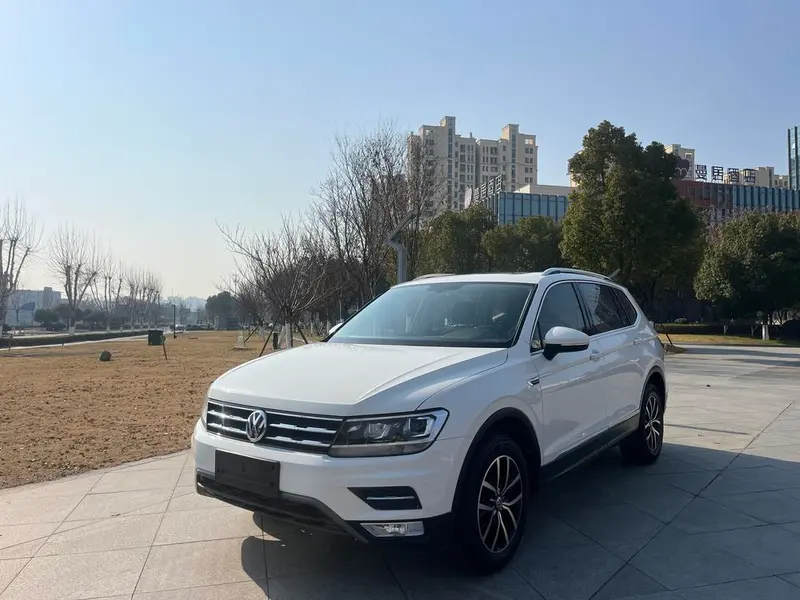 Volkswagen Tiguan L, 2017
