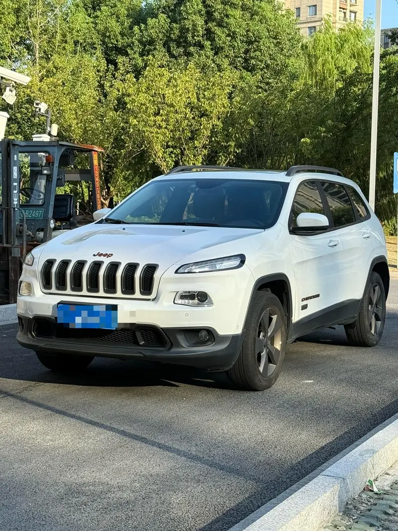 Jeep Cherokee, 2016