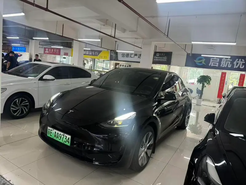 Tesla Model Y, 2022