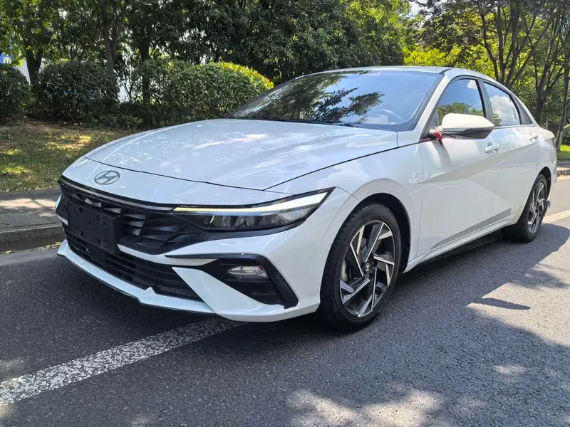 Hyundai Elantra, 2023