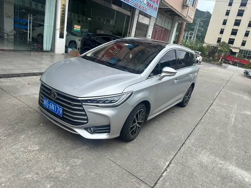 BYD Song MAX, 2017