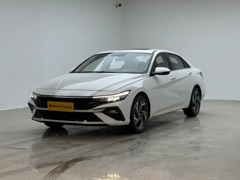 Hyundai Elantra, 2023