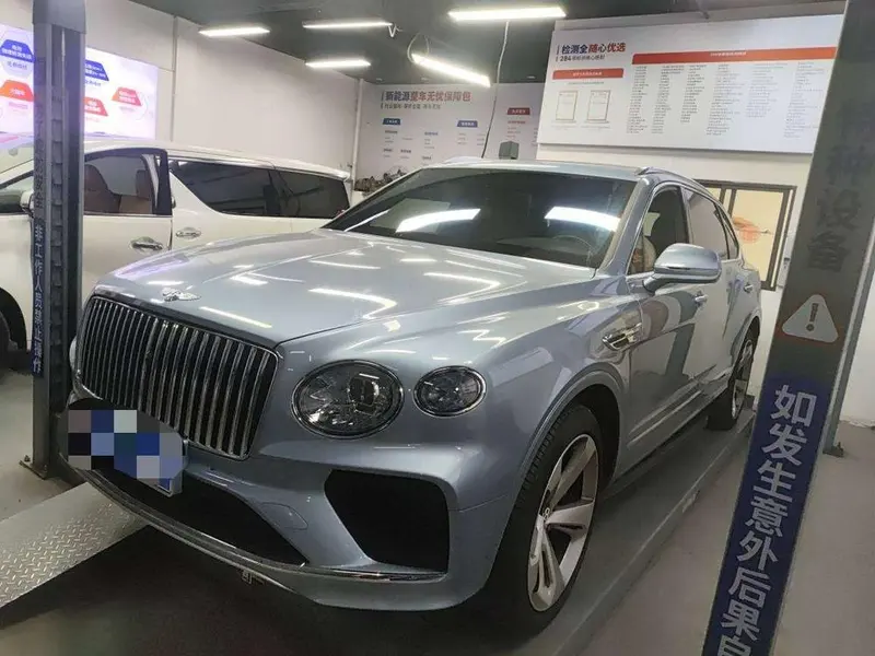 Bentley Bentayga, 2023