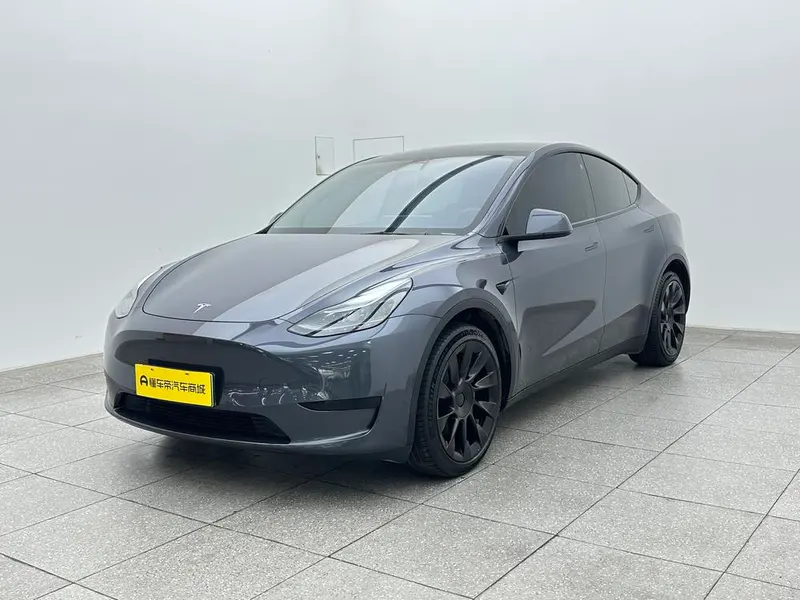 Tesla Model Y, 2022