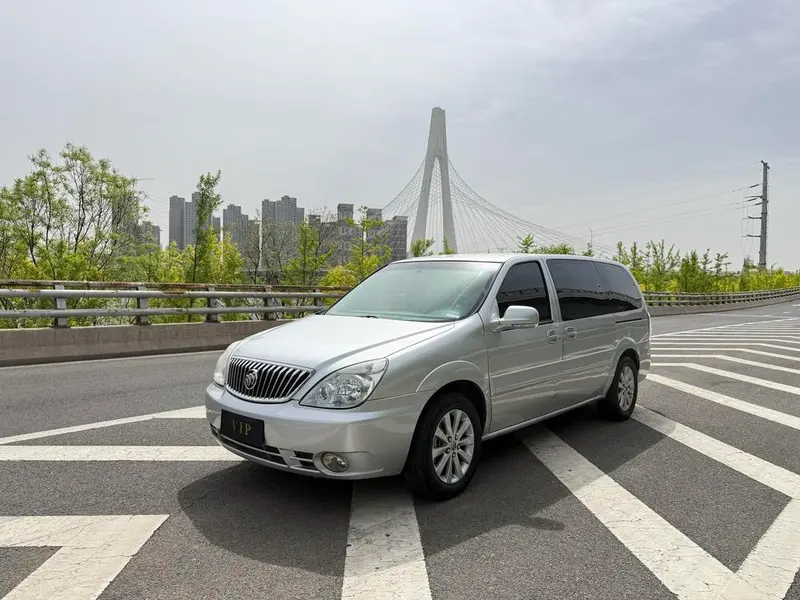 Buick GL8, 2013