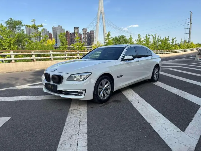 BMW 7-Series, 2013