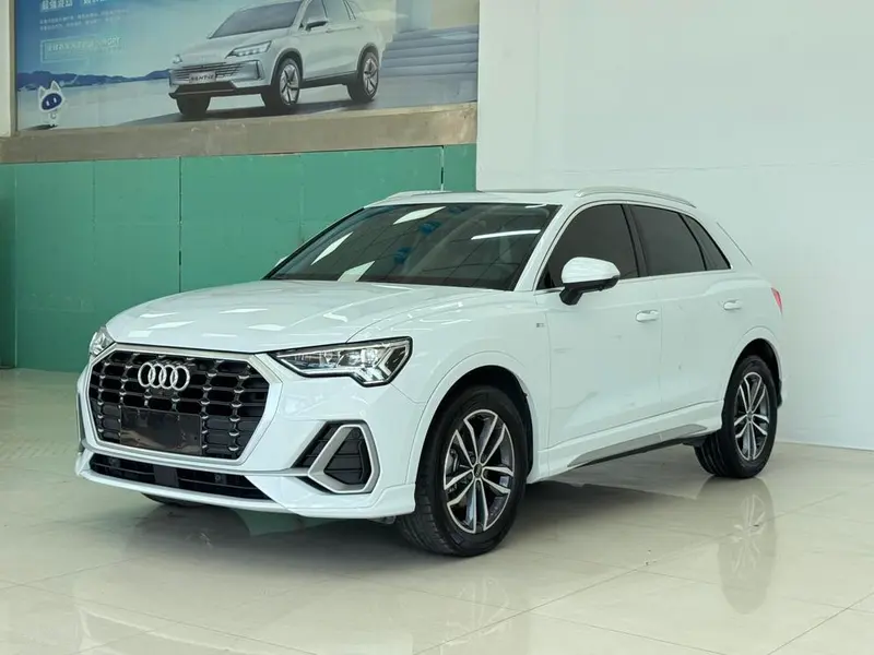 Audi Q3, 2022