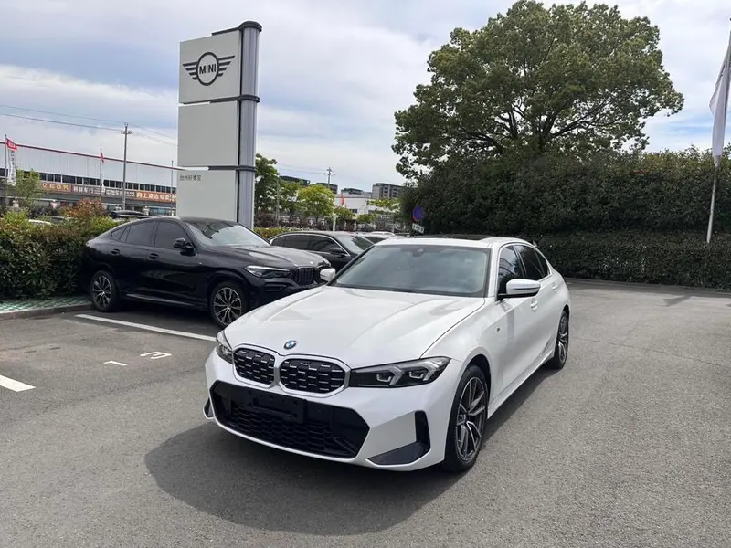 BMW 3-Series, 2023