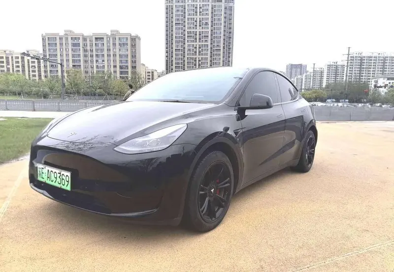 Tesla Model Y, 2022