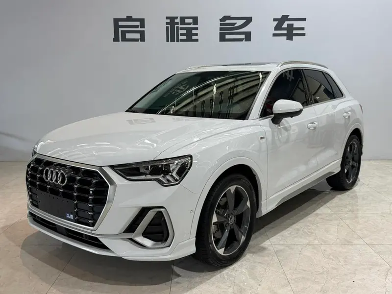Audi Q3, 2022