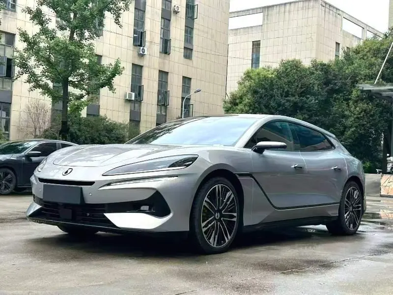 Denza Z9 GT DM, 2024