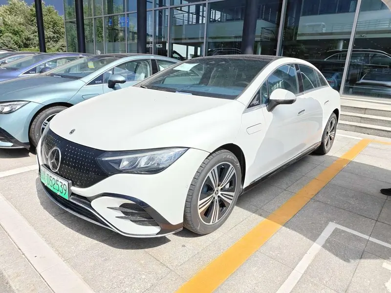 Mercedes-Benz EQE, 2025