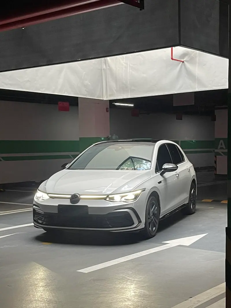 Volkswagen Golf, 2023