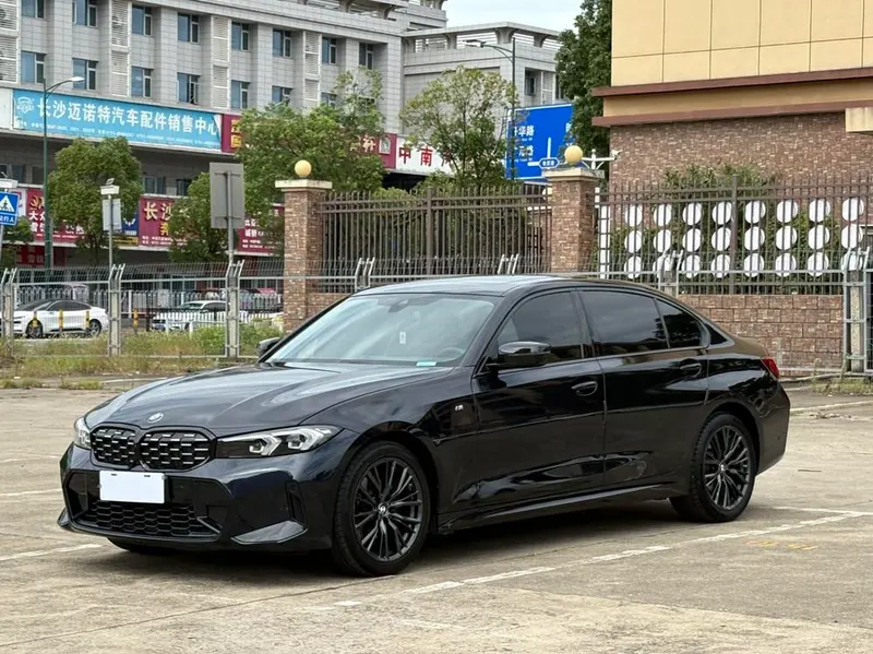 BMW 3-Series, 2023