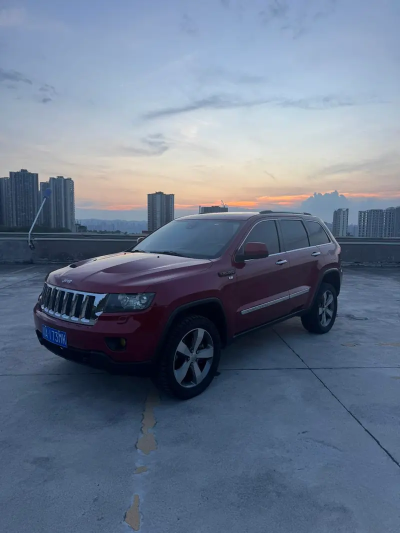Jeep Grand Cherokee (Import), 2011