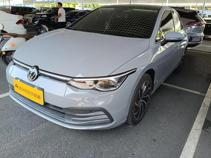 Volkswagen Golf, 2024