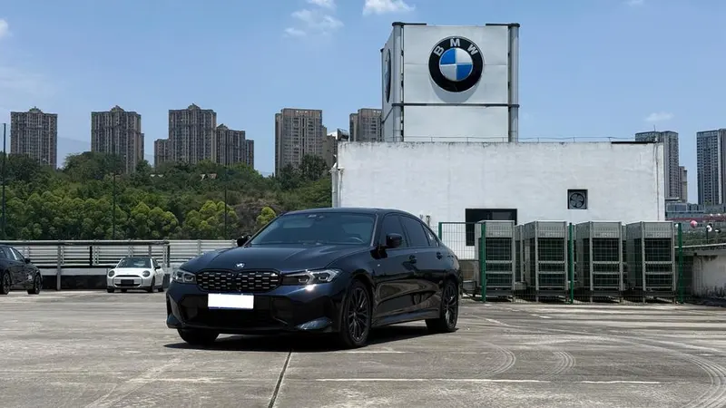 BMW 3-Series, 2023