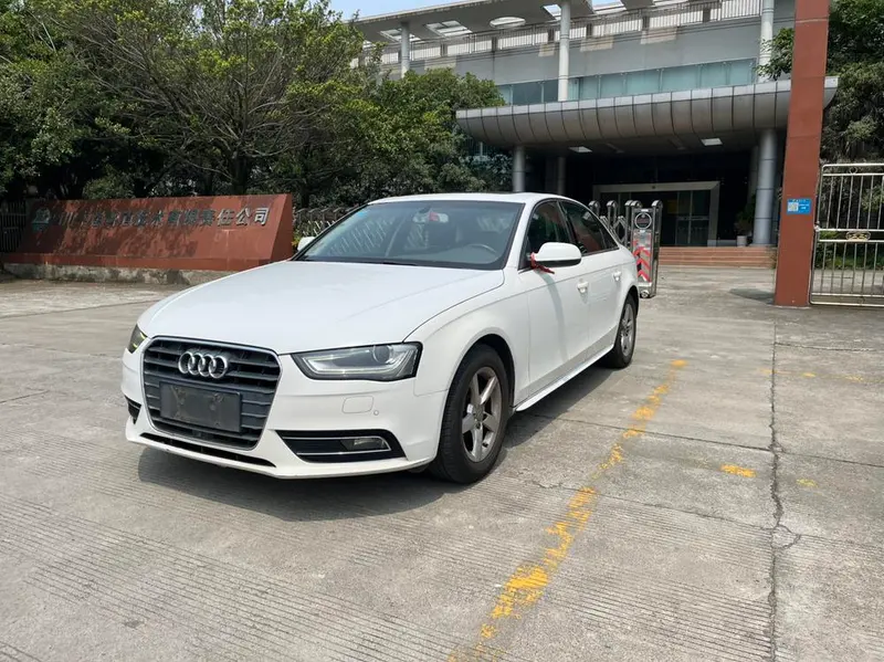 Audi A4L, 2015