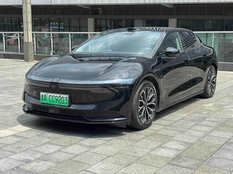 Zeekr 007, 2024