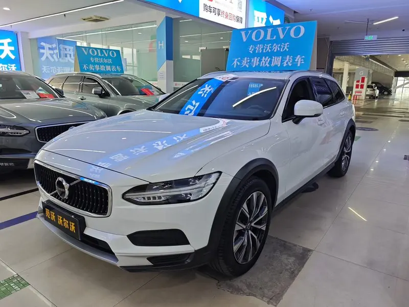 Volvo V90, 2022
