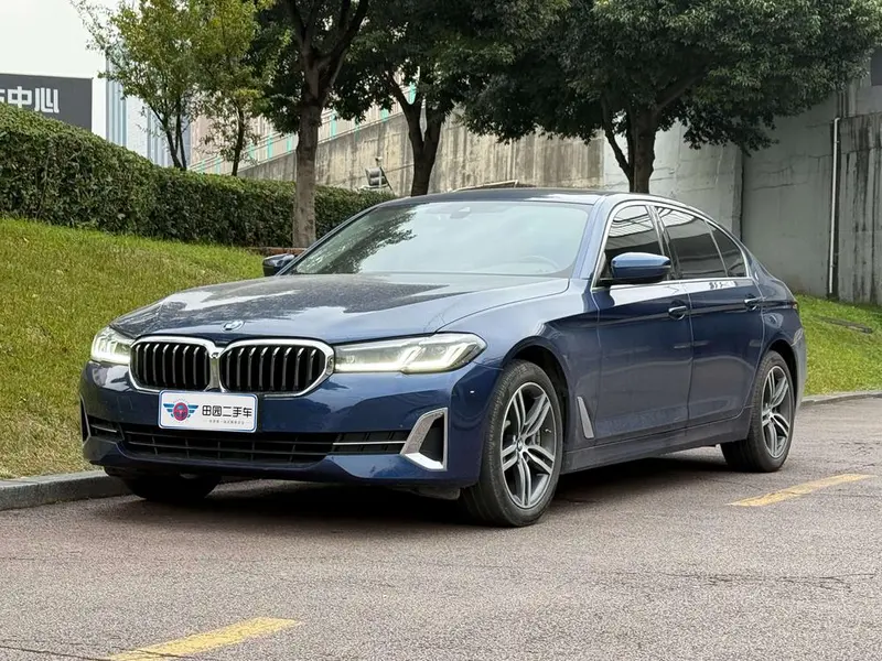 BMW 5-Series, 2022
