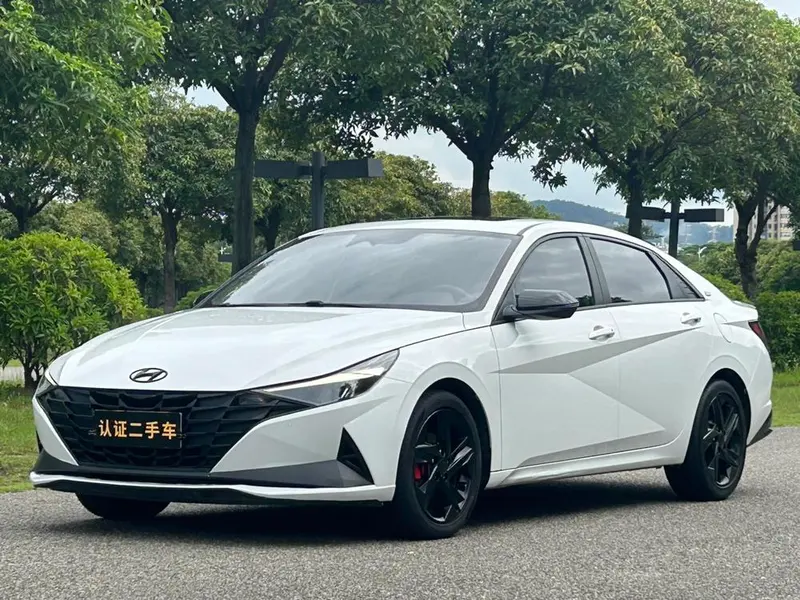 Hyundai Elantra, 2022
