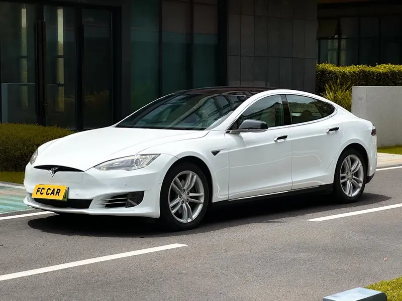 Tesla Model S, 2014