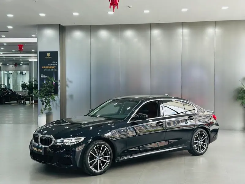 BMW 3-Series, 2022