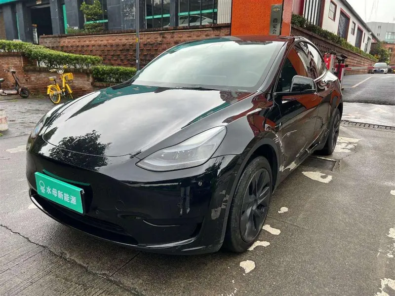 Tesla Model Y, 2023