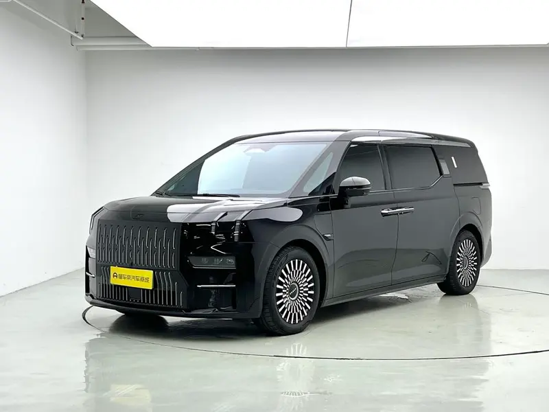 Zeekr 009, 2023