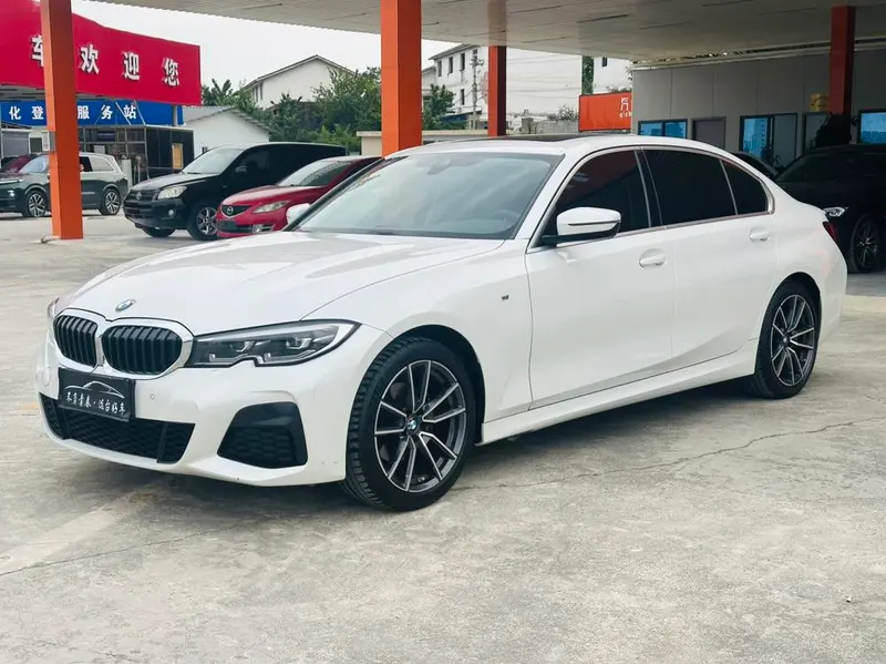 BMW 3-Series, 2022