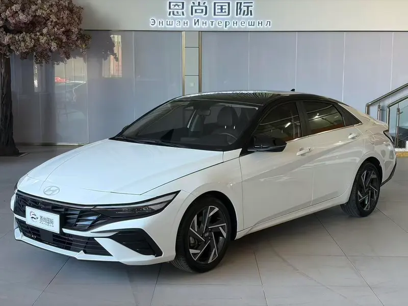 Hyundai Elantra, 2023