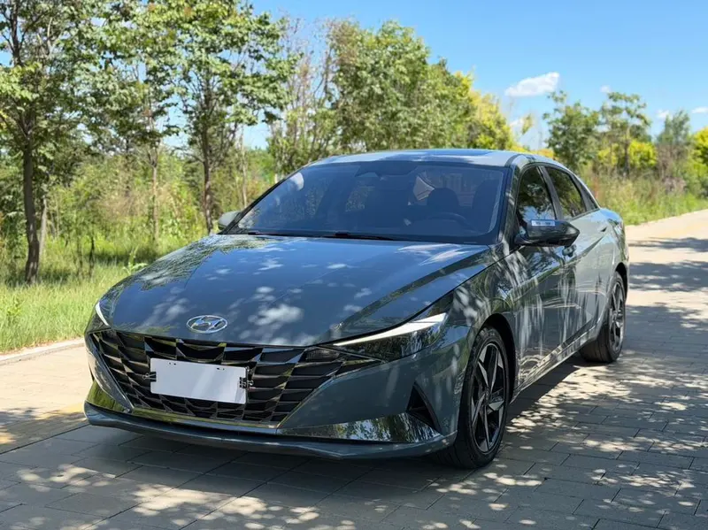 Hyundai Elantra, 2022