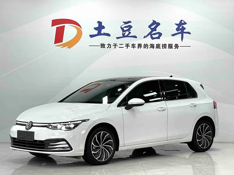 Volkswagen Golf, 2023