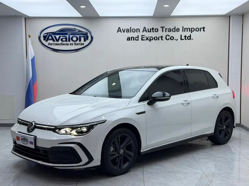 Volkswagen Golf, 2023