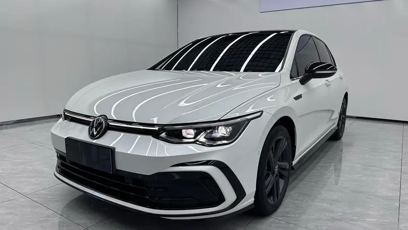 Volkswagen Golf, 2023