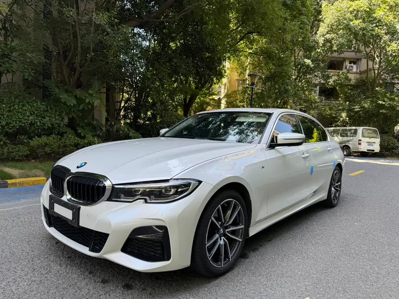 BMW 3-Series, 2022