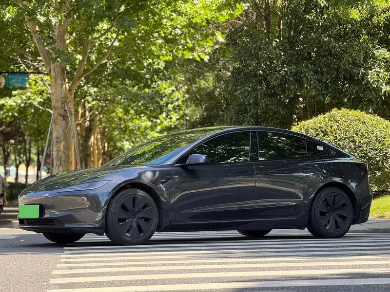 Tesla Model 3, 2023